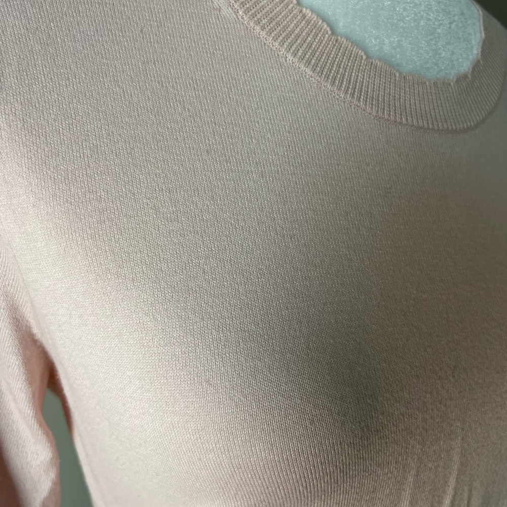 Banana Republic Pink scalloped neck sweater - Size Medium